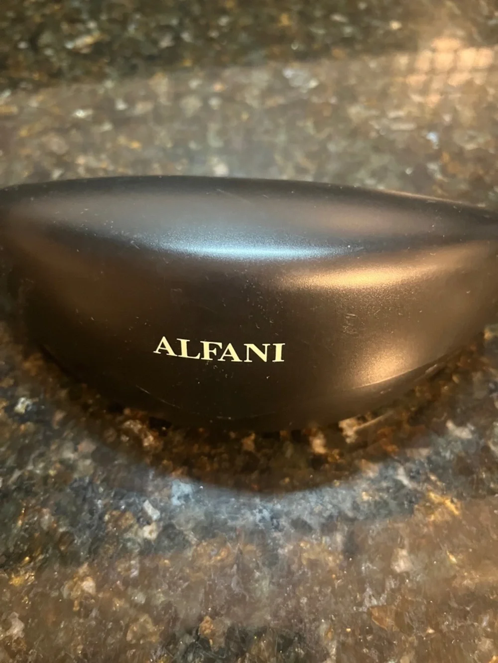 Alfani shield style